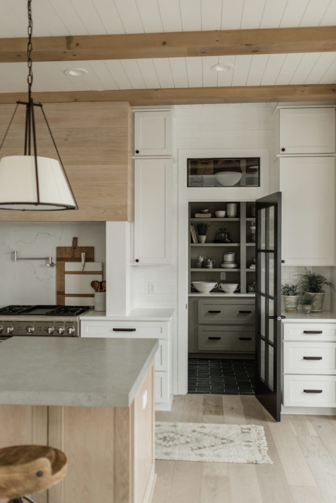 Kitchen Cabinet and Design by Oakstone Homes.  Classic, simple, and modern cabinet style.